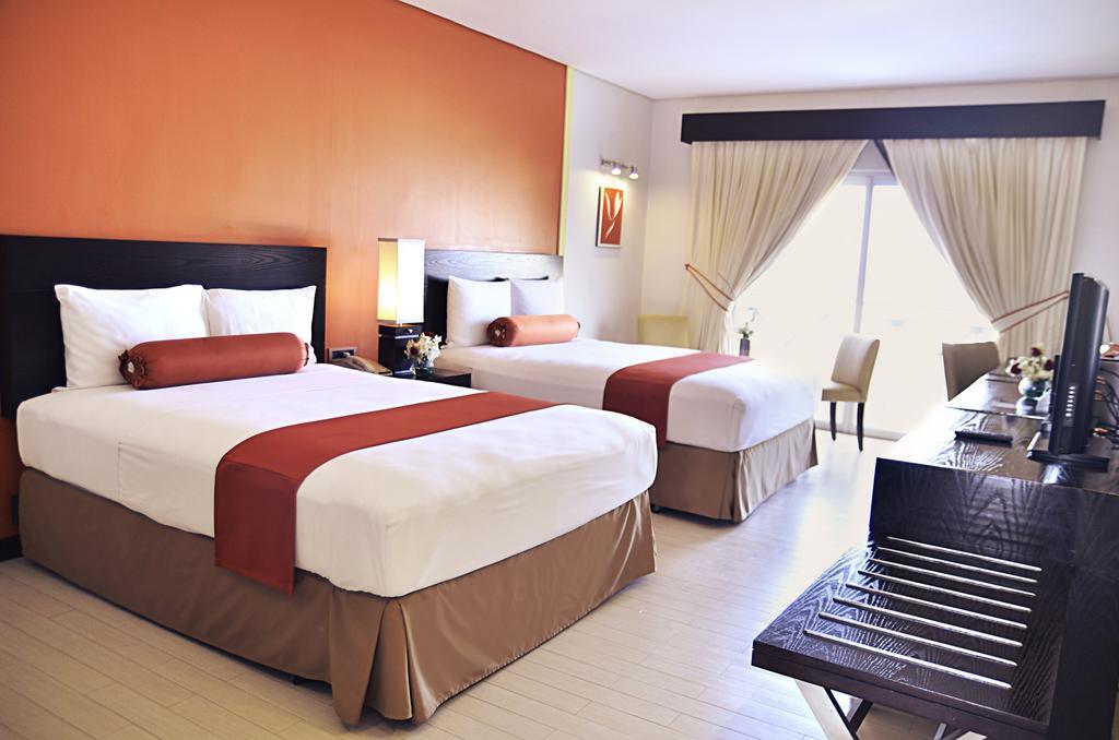 Thunderbird Resorts - Poro Point San Fernando City  Eksteriør billede