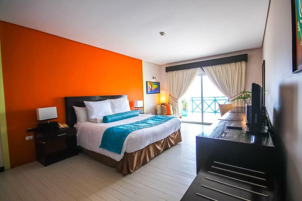 Thunderbird Resorts - Poro Point San Fernando City  Eksteriør billede